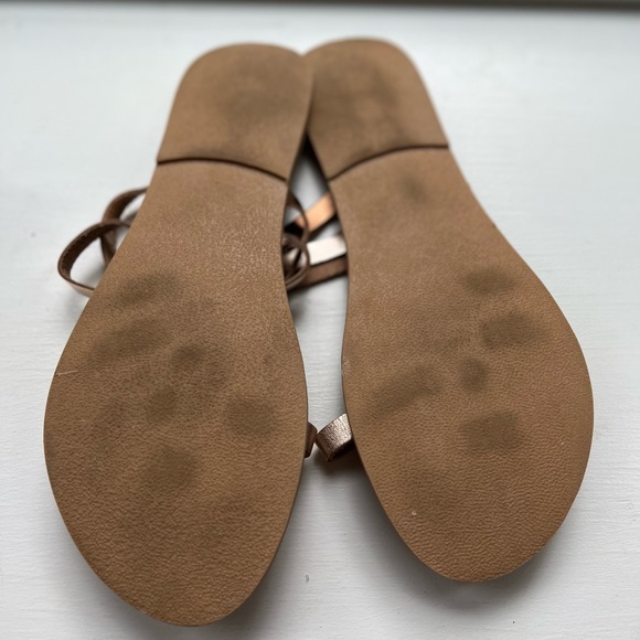 Strapped sandals - Picture 3 of 3